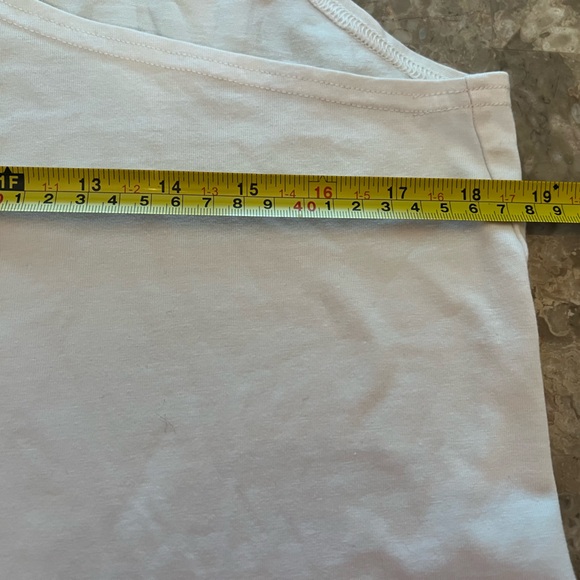 Gymshark Tank Top Medium - Picture 10 of 10